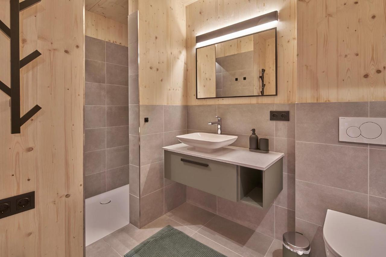 Black Forest Lodges - Gehobene Ferienwohnungen Mit Privatsaunas Tulfes Εξωτερικό φωτογραφία