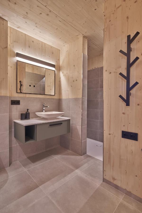 Black Forest Lodges - Gehobene Ferienwohnungen Mit Privatsaunas Tulfes Εξωτερικό φωτογραφία